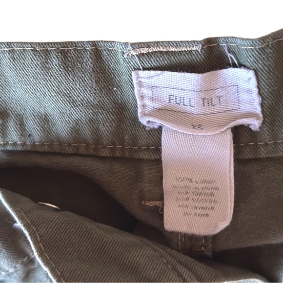 Tillys Full Tilt green cargo utility pants - Picture 4 of 6